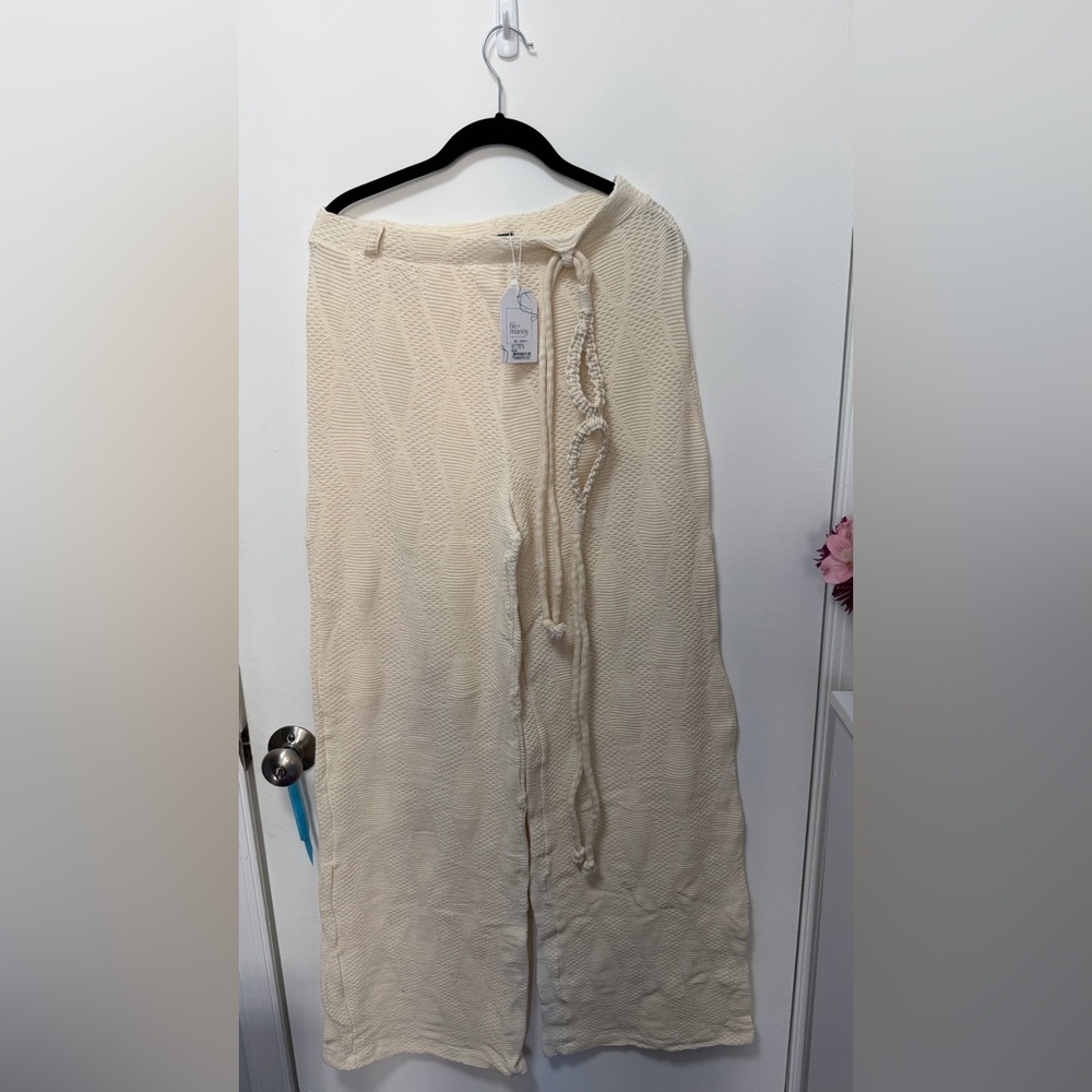 Cream Knit belted pants
